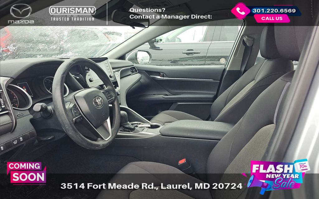 2024 Toyota Camry LE's photo