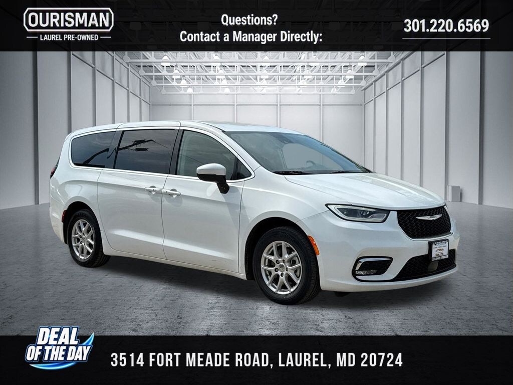 Used 2023 Chrysler Pacifica Touring L Van Passenger Van