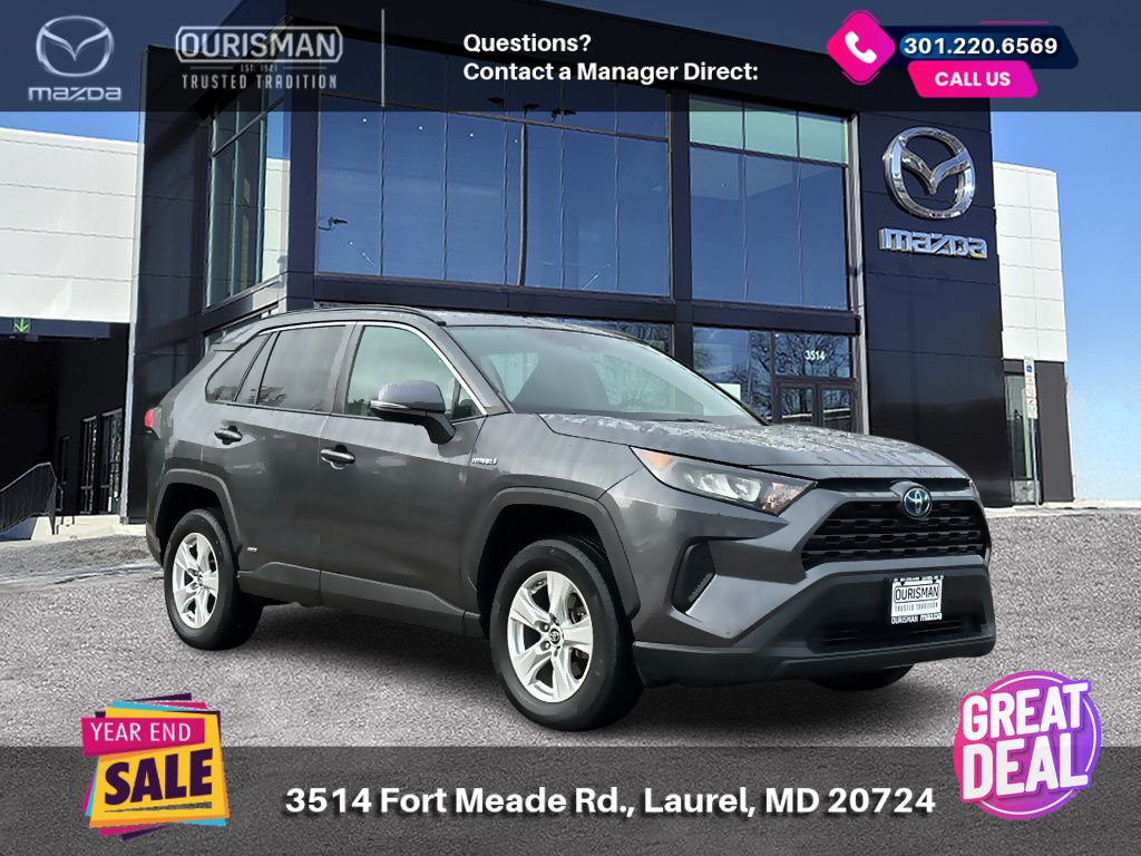 2020 Toyota RAV4 LE's photo