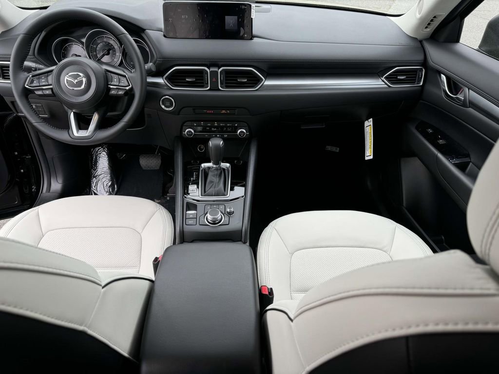 2025 Mazda CX-5 2.5 S Preferred photo 2