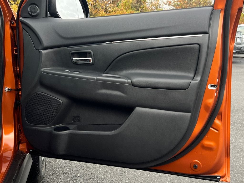 2025 Mitsubishi Outlander Sport LE - Photo 9