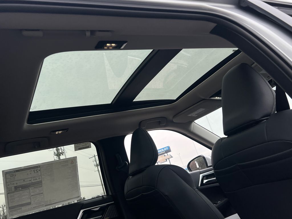 2026 Mitsubishi Outlander SE - Photo 11