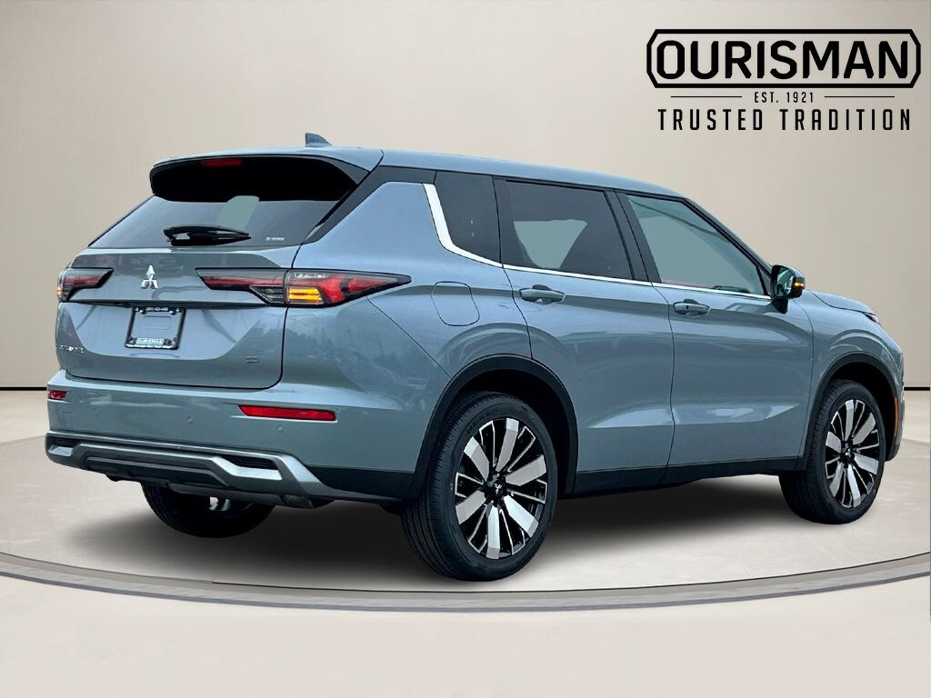 New 2026 Mitsubishi Outlander SE SUV