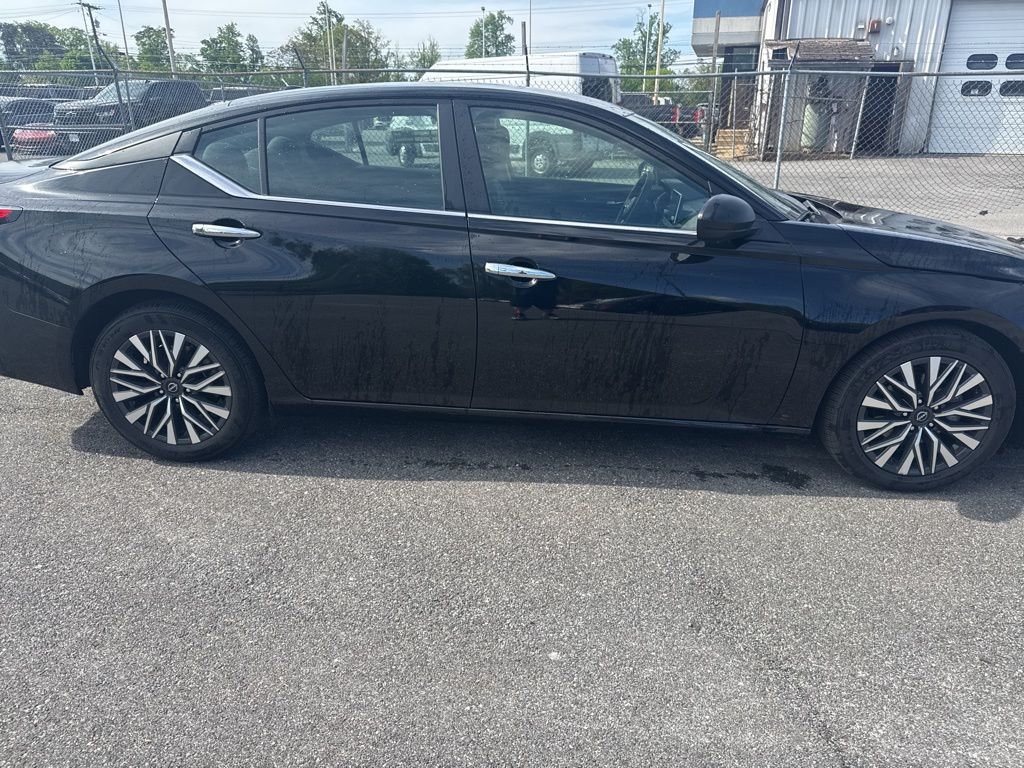 Used 2024 Nissan Altima SV with VIN 1N4BL4DV3RN388523 for sale in Marlow Heights, MD