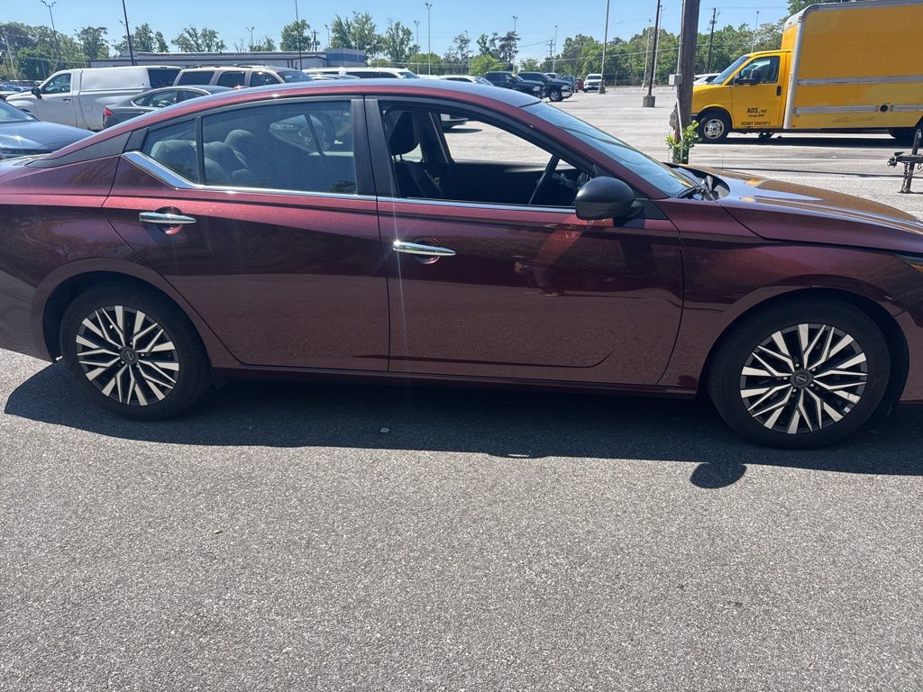 Used 2025 Nissan Altima SV with VIN 1N4BL4DVXSN342077 for sale in Marlow Heights, MD