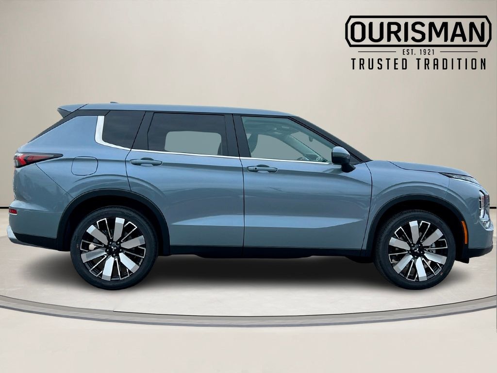 New 2026 Mitsubishi Outlander SE SUV