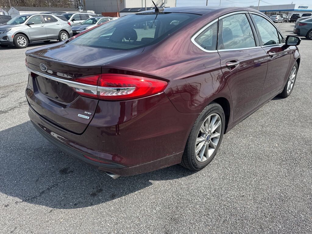 Used 2017 Ford Fusion SE Sedan