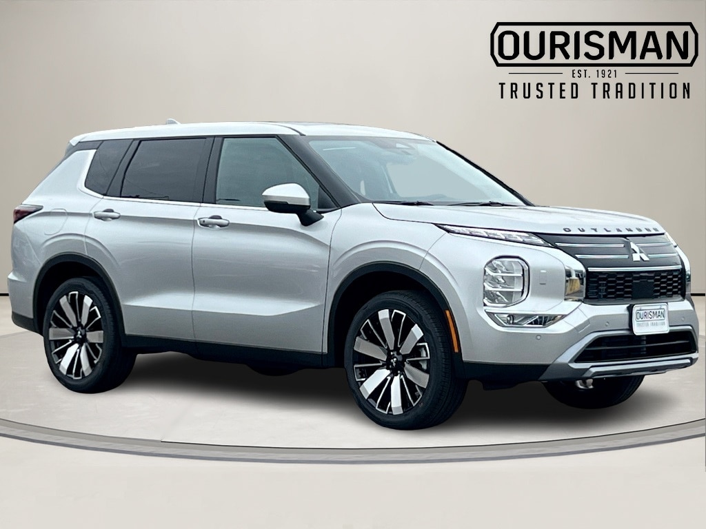 2026 Mitsubishi Outlander SE's photo