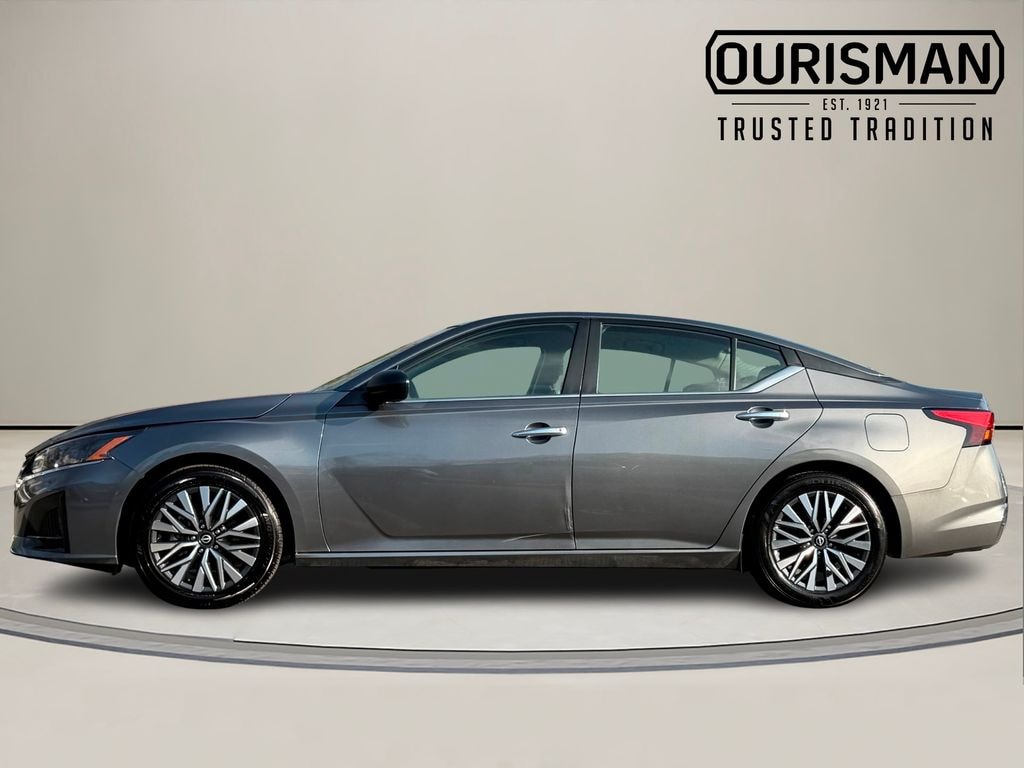 Used 2024 Nissan Altima 2.5 SV Sedan