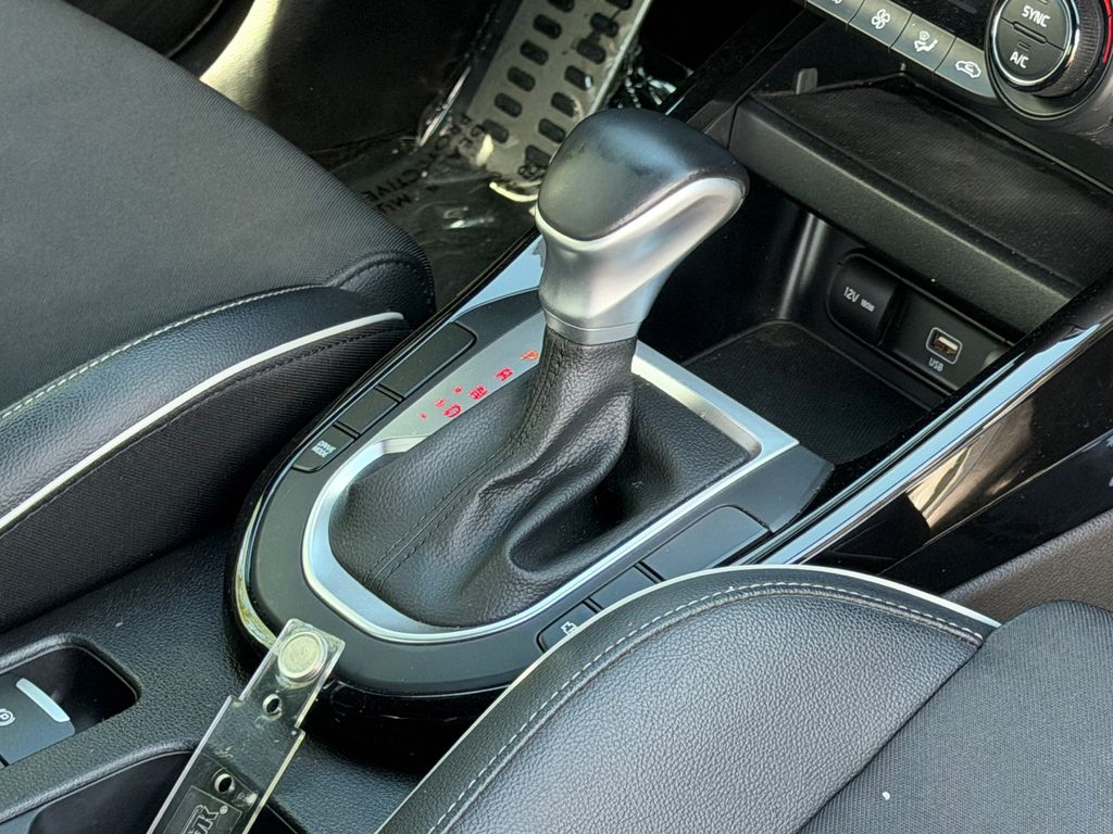 2022 Kia FORTE GT-Line - Photo 10