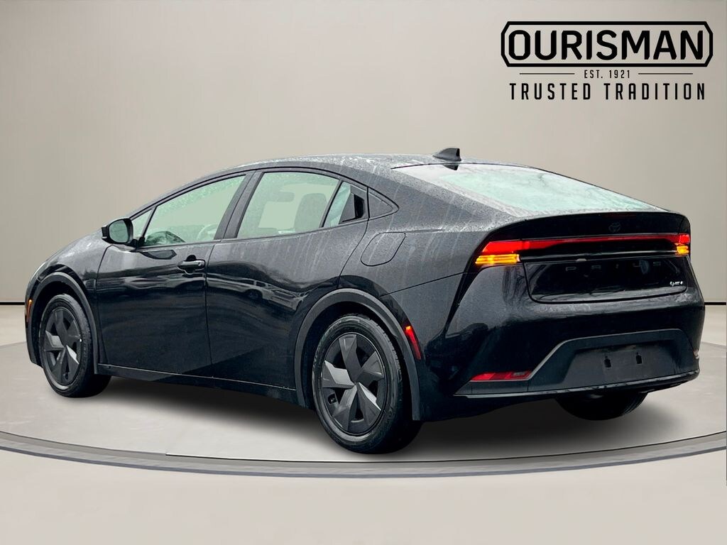 Used 2024 Toyota Prius LE Hatchback