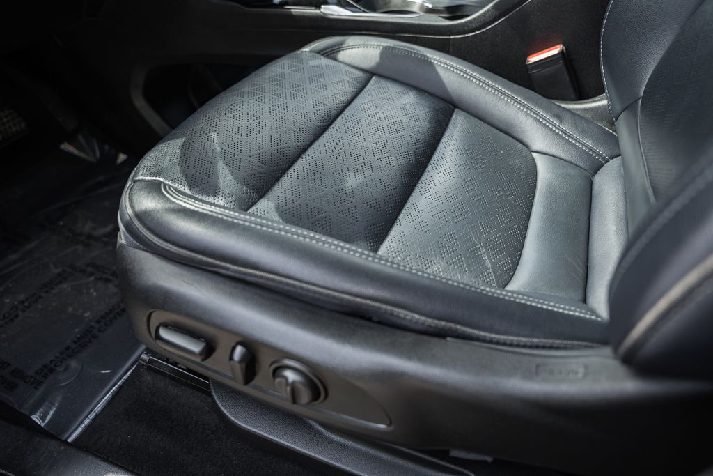 2022 Chevrolet Bolt EUV LT - Photo 34