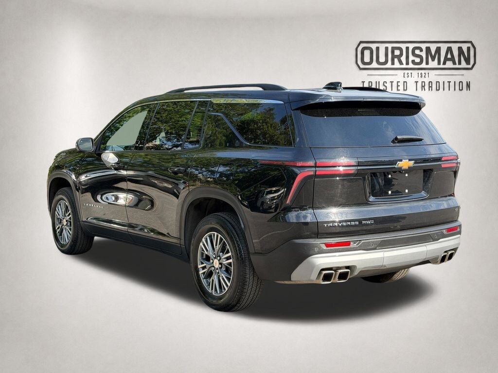 Used 2024 Chevrolet Traverse LT SUV