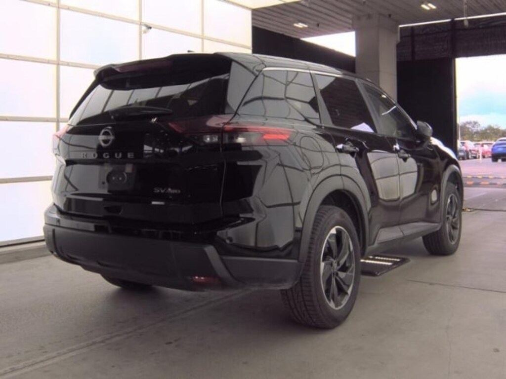 Used 2024 Nissan Rogue SV SUV