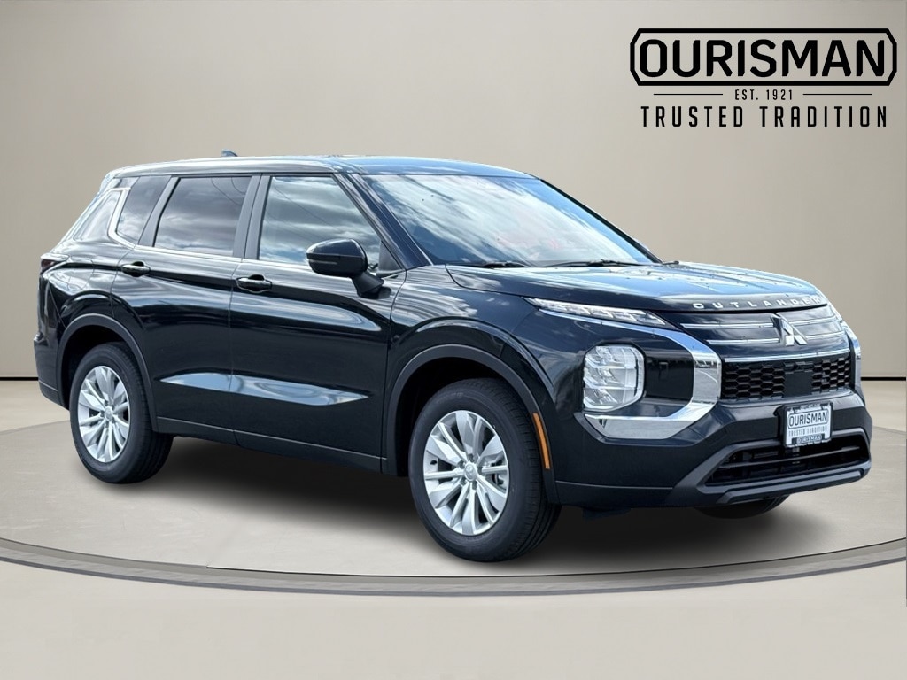 2025 Mitsubishi Outlander ES's photo