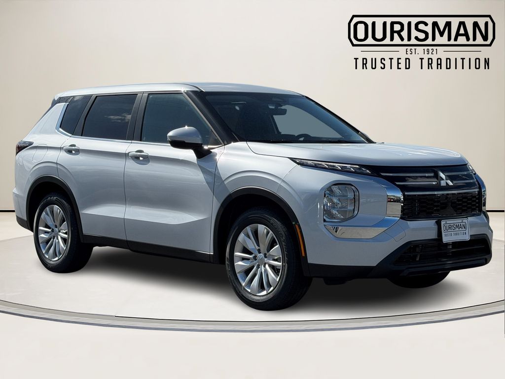 2026 Mitsubishi Outlander ES FWD's photo