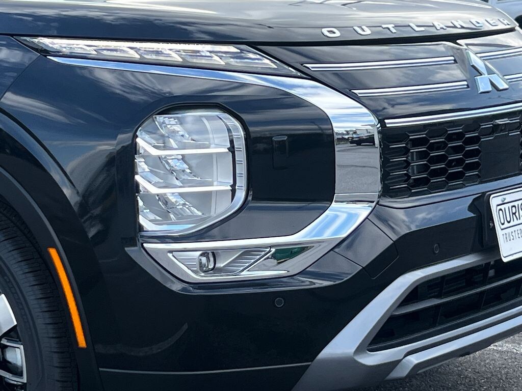 New 2026 Mitsubishi Outlander SE SUV