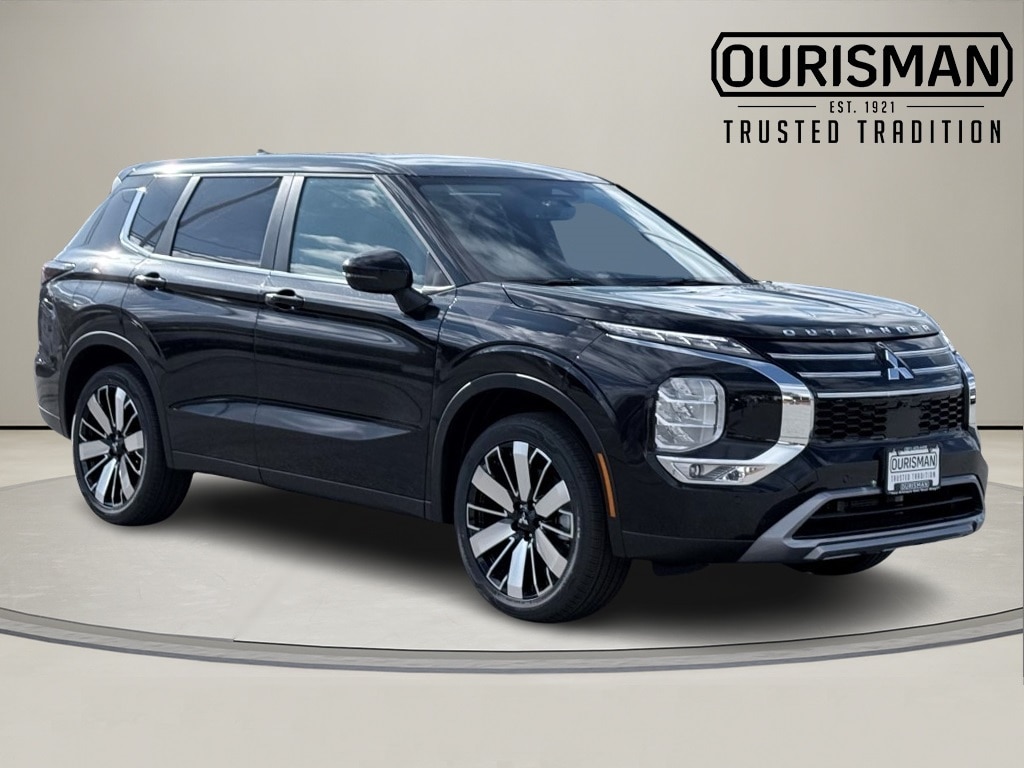 2025 Mitsubishi Outlander SE's photo