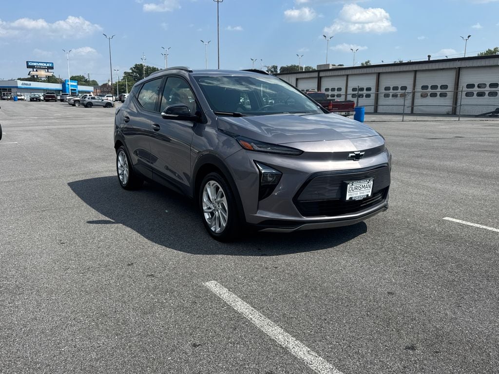 2023 Chevrolet Bolt EUV LT's photo