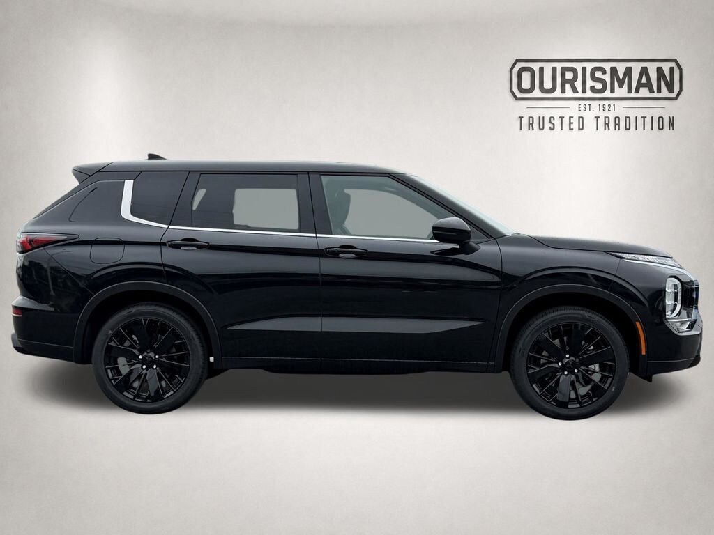 New 2026 Mitsubishi Outlander LE SUV