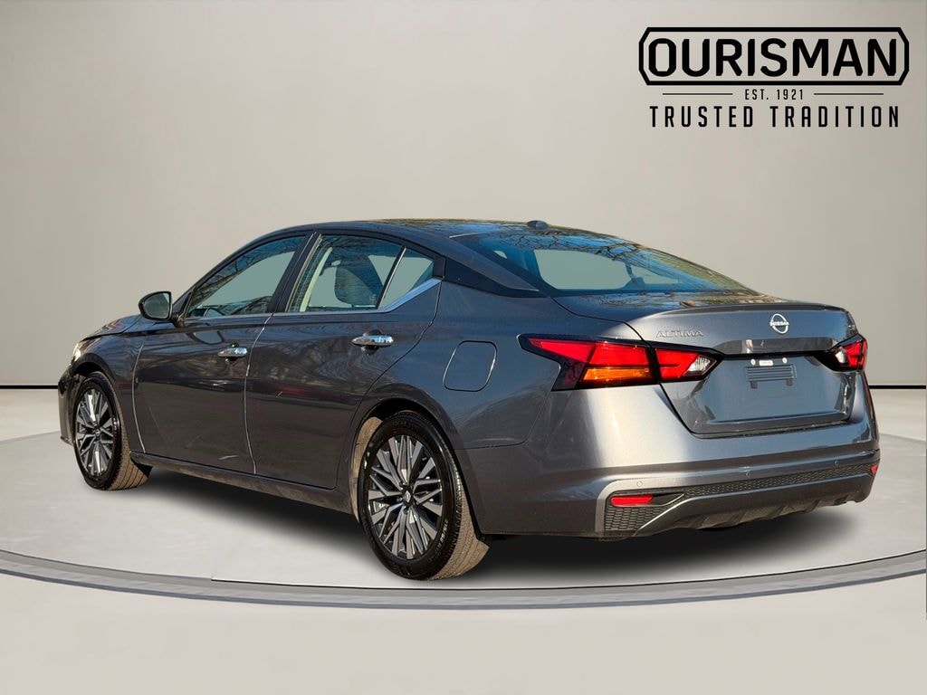 Used 2024 Nissan Altima 2.5 SV Sedan