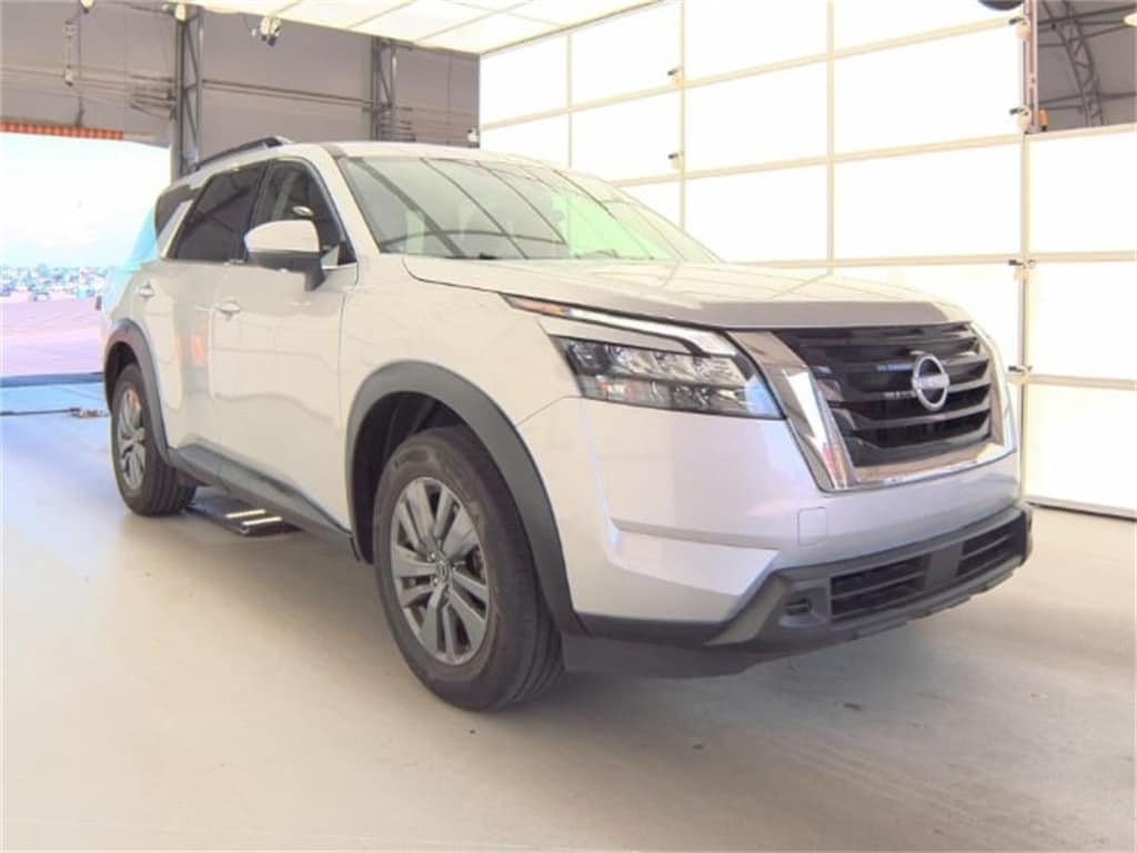 Used 2024 Nissan Pathfinder SV SUV