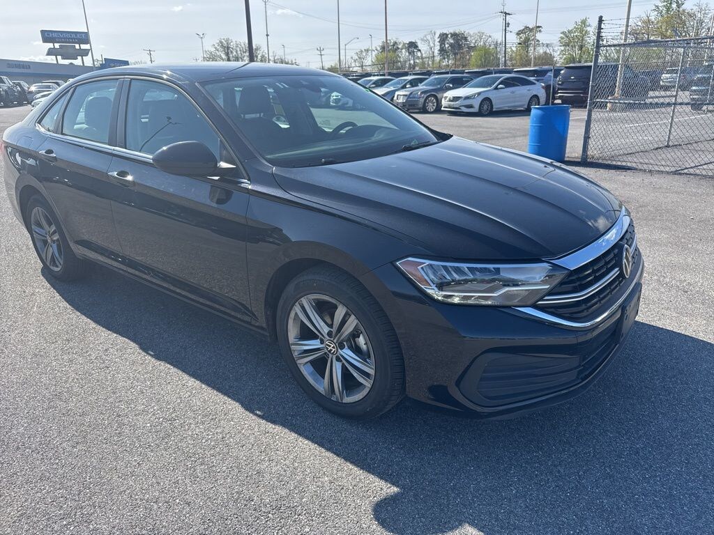 Used 2024 Volkswagen Jetta 1.5T SE Sedan