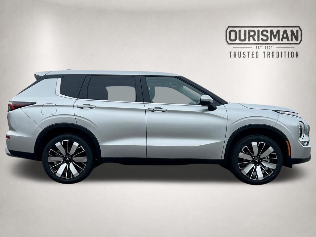 New 2026 Mitsubishi Outlander SE SUV