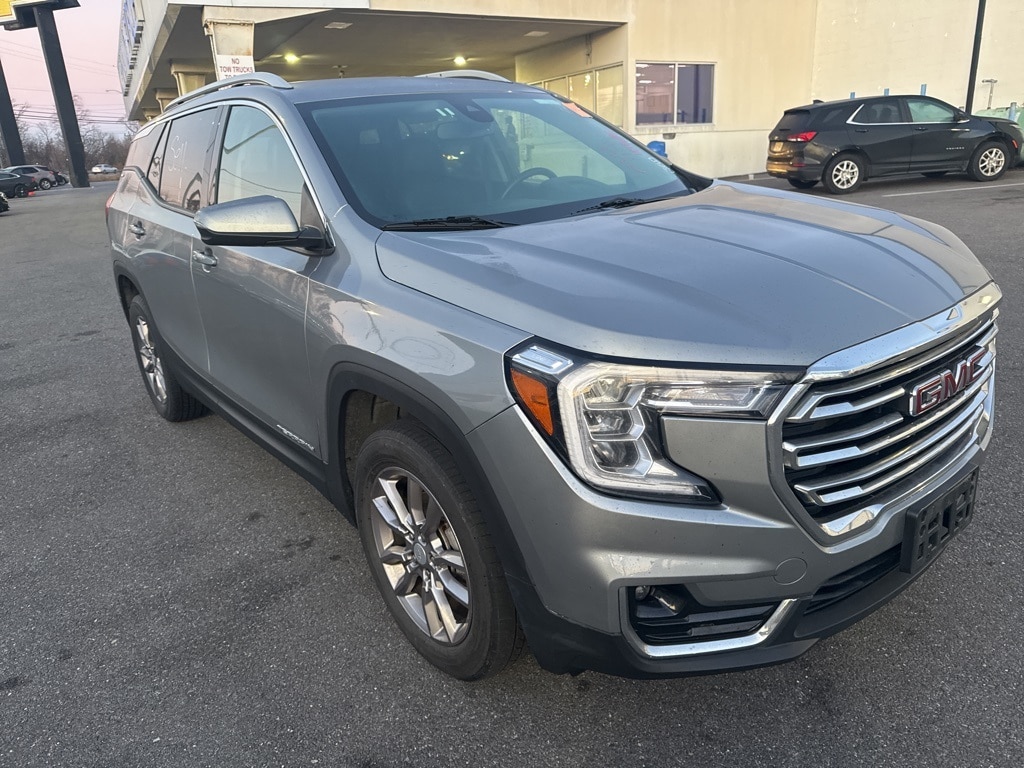 2023 GMC Terrain SLT's photo