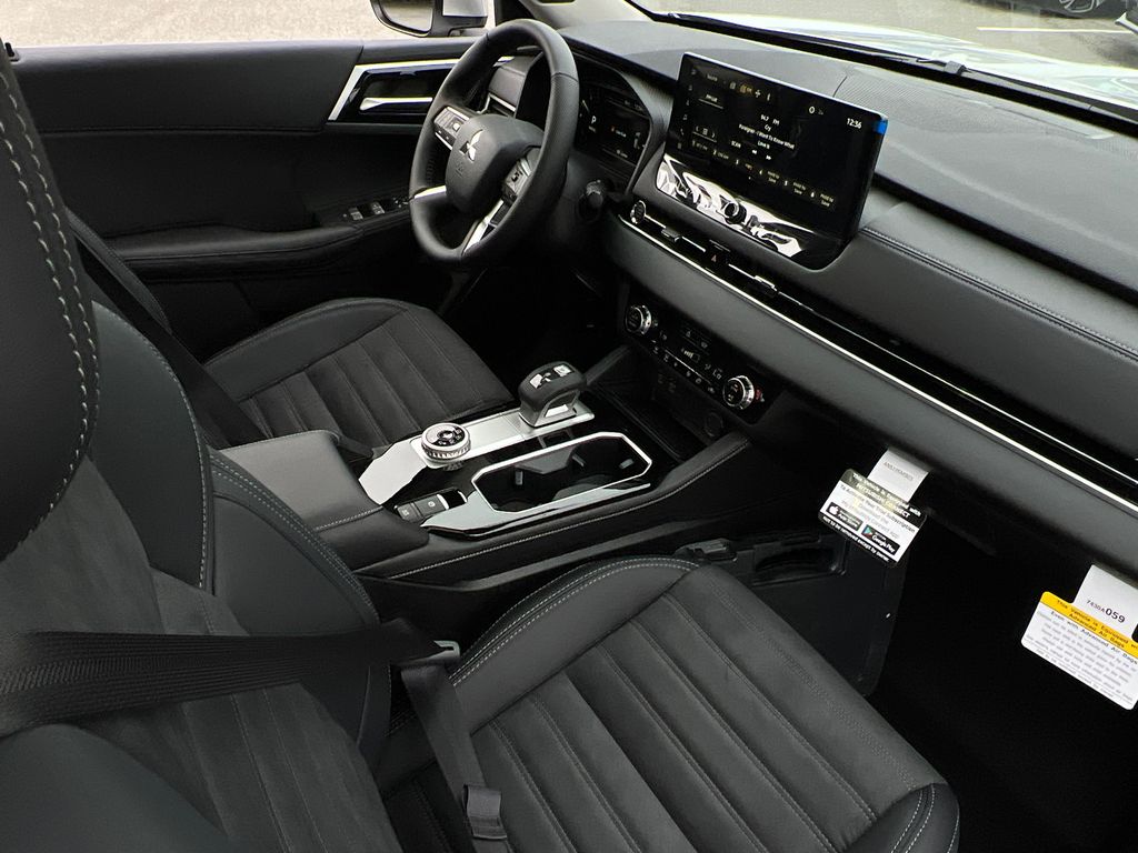 2026 Mitsubishi Outlander SE - Photo 10