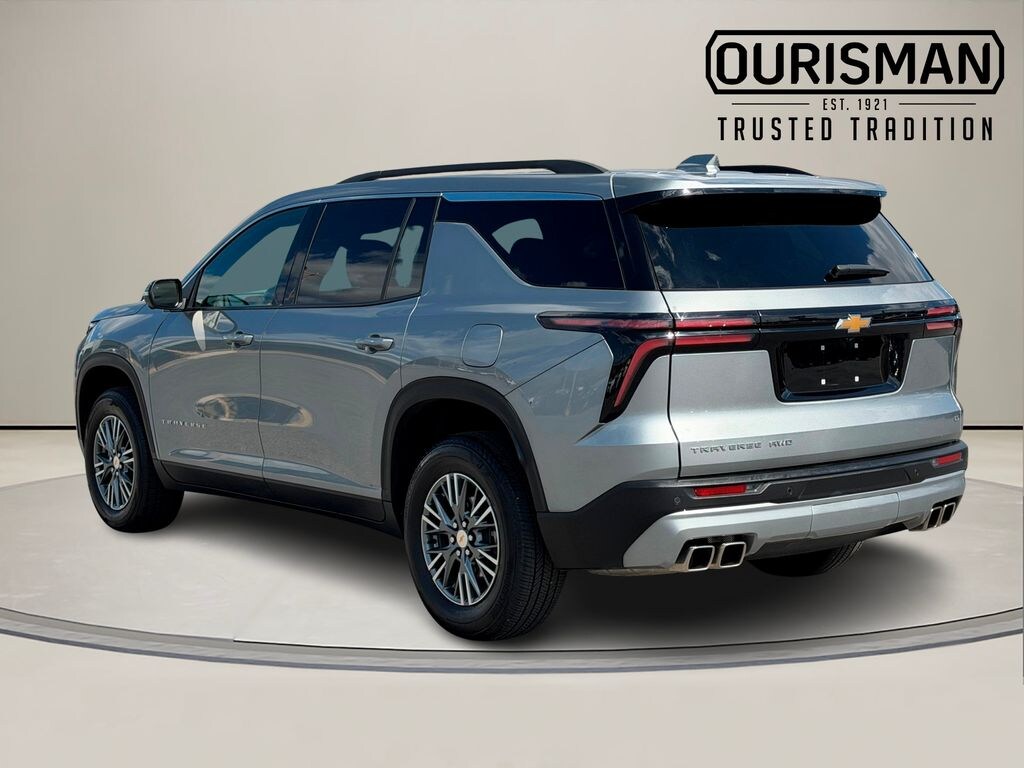 Used 2024 Chevrolet Traverse LT SUV