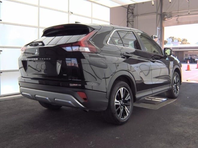 2024 Mitsubishi Eclipse Cross SE photo 2