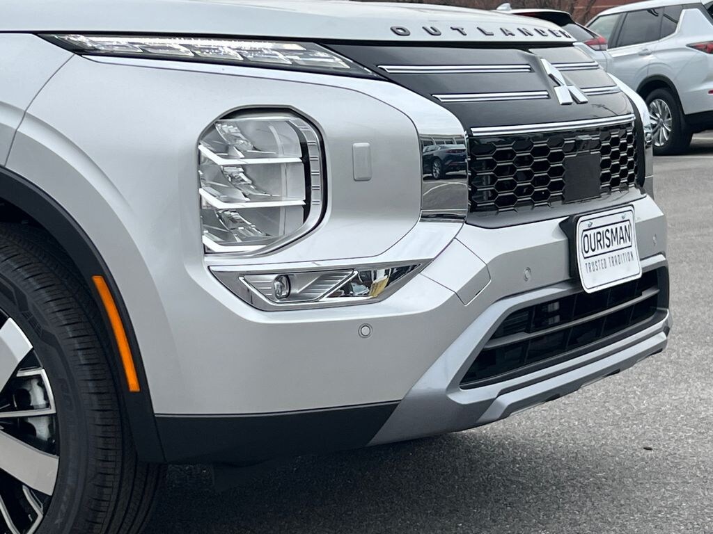New 2026 Mitsubishi Outlander SE SUV