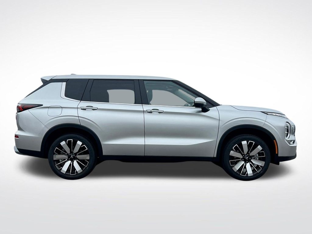 New 2026 Mitsubishi Outlander SE SUV
