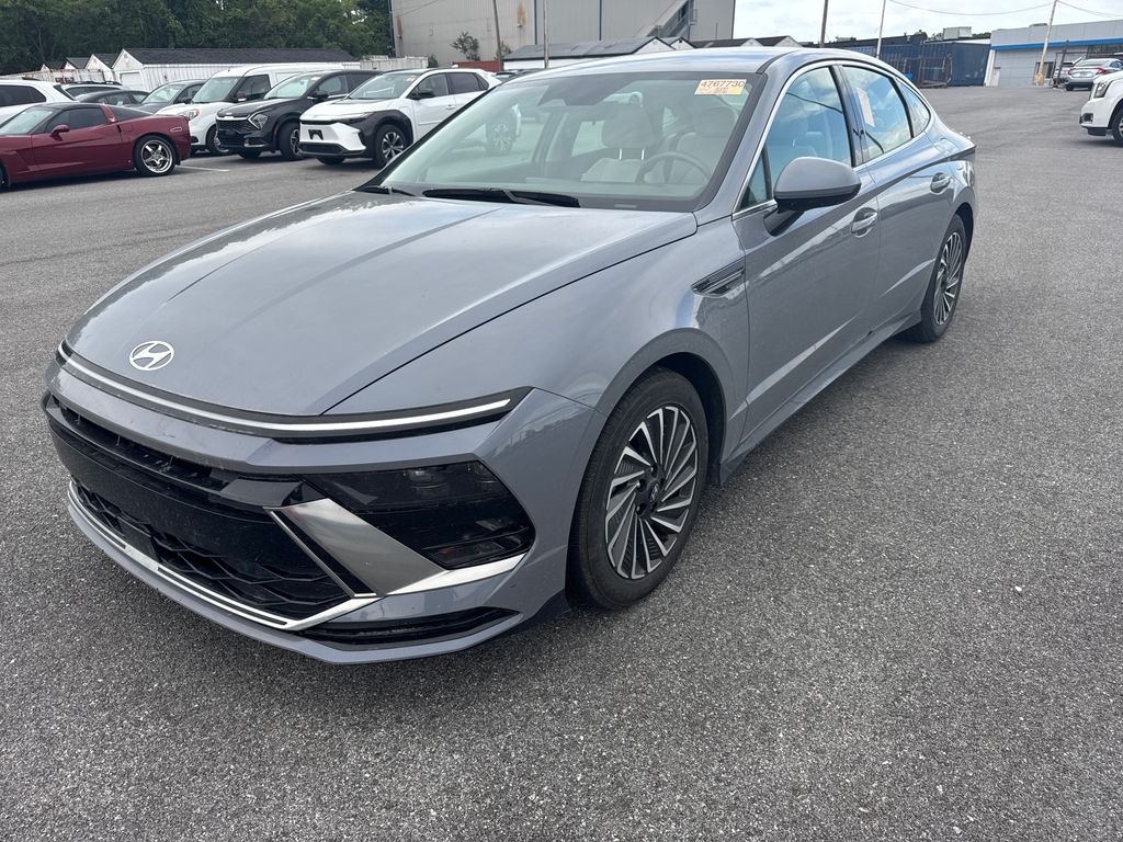 2025 Hyundai Sonata Hybrid