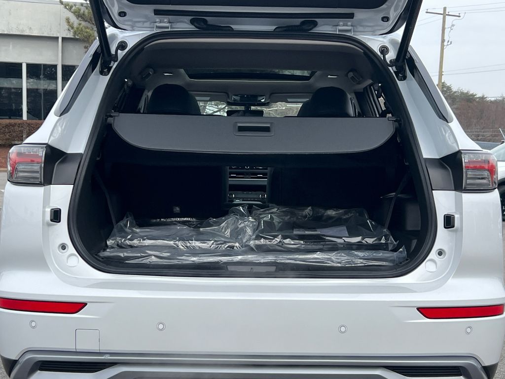 2026 Mitsubishi Outlander SE - Photo 14