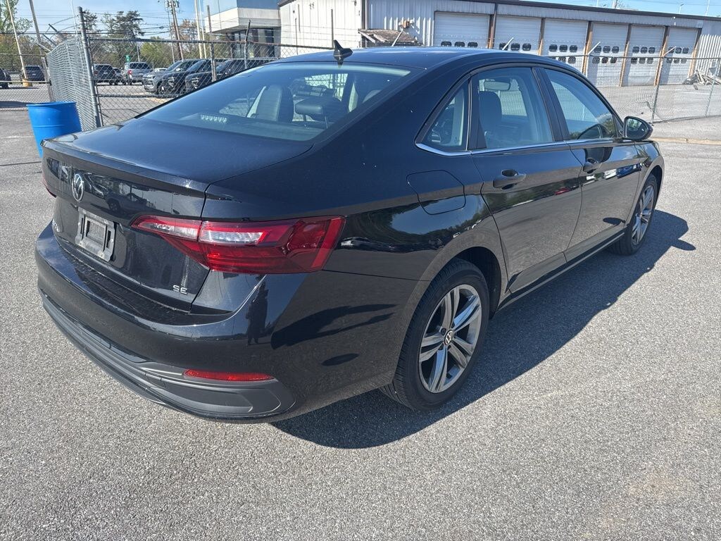 Used 2024 Volkswagen Jetta 1.5T SE Sedan