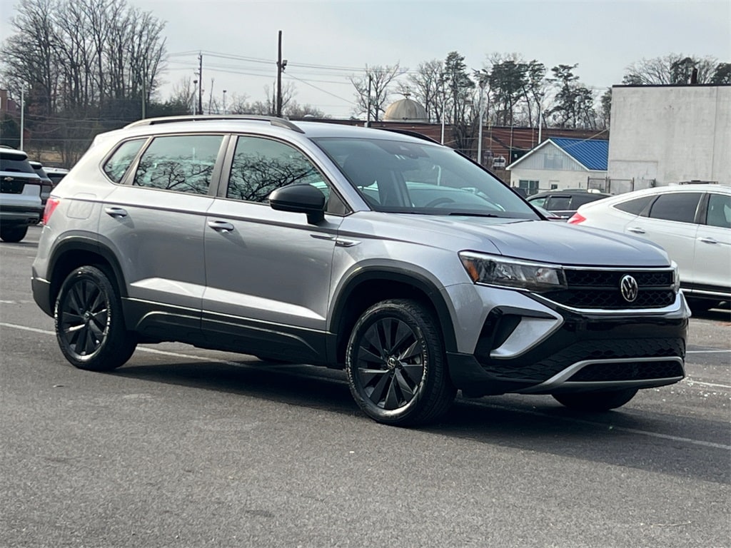 2024 Volkswagen Taos S's photo