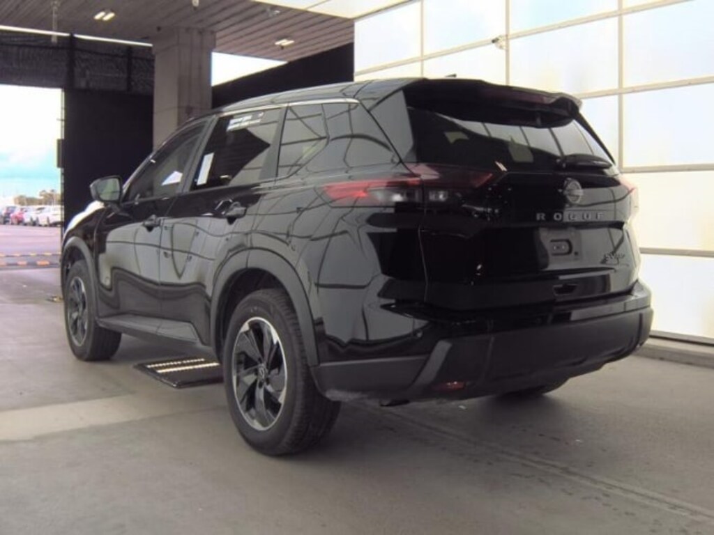 Used 2024 Nissan Rogue SV SUV