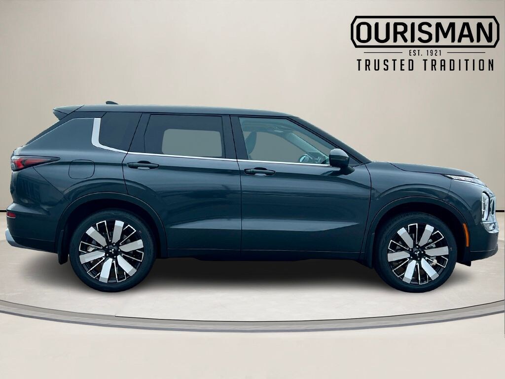 New 2026 Mitsubishi Outlander SE SUV
