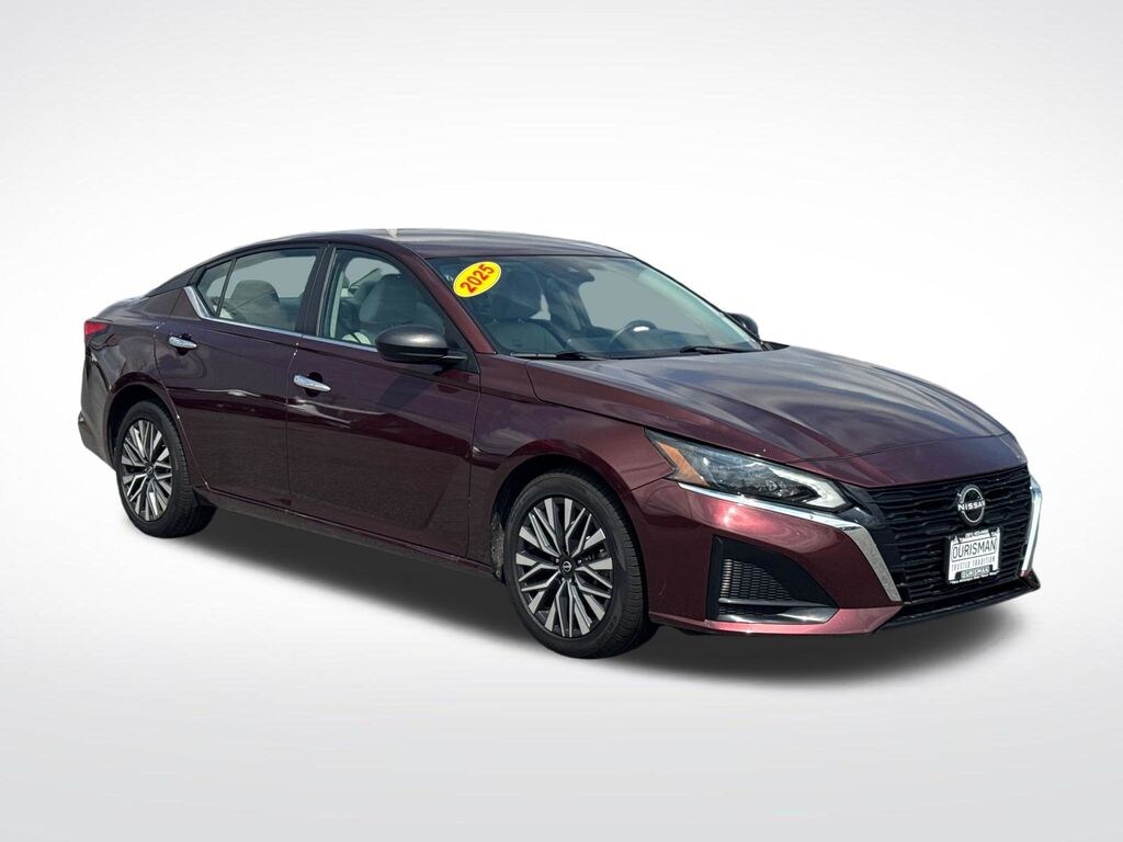 Used 2025 Nissan Altima SV Sedan