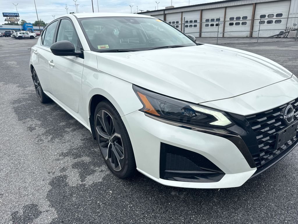 2023 Nissan Altima 2.5 SR's photo