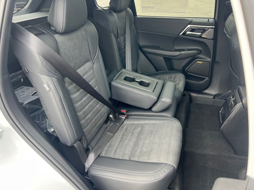 2026 Mitsubishi Outlander SE - Photo 13