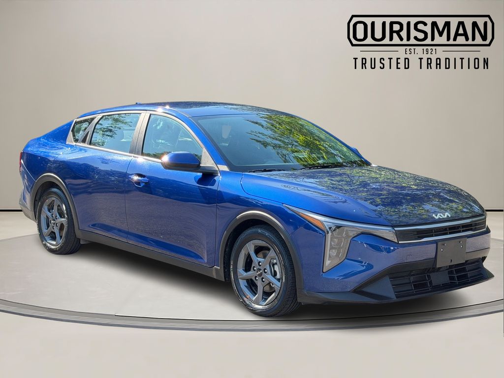 2025 Kia K4 LXS AT's photo