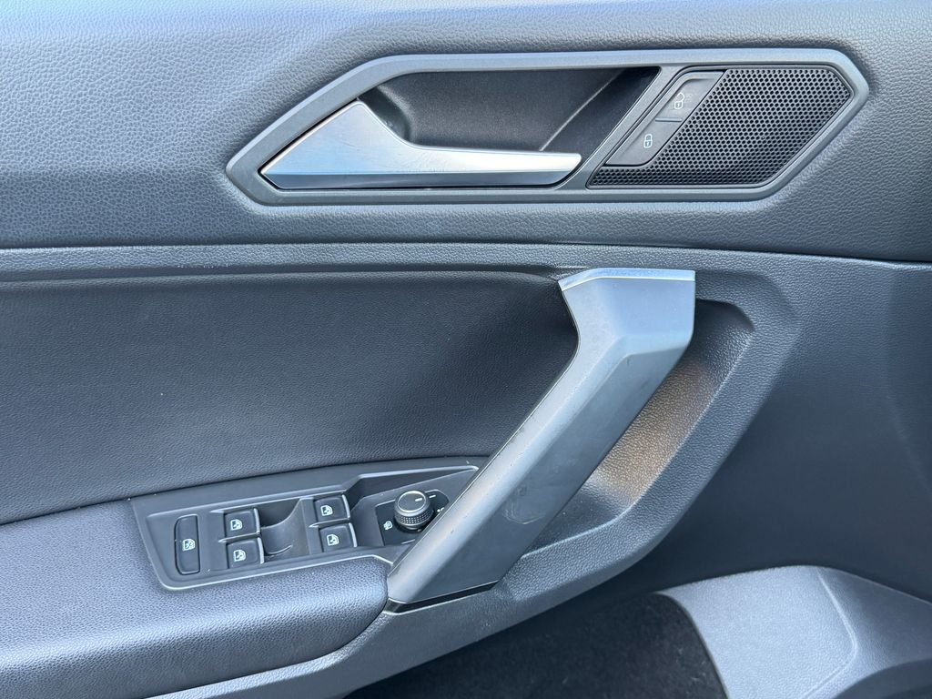 2019 Volkswagen Tiguan SE - Photo 32