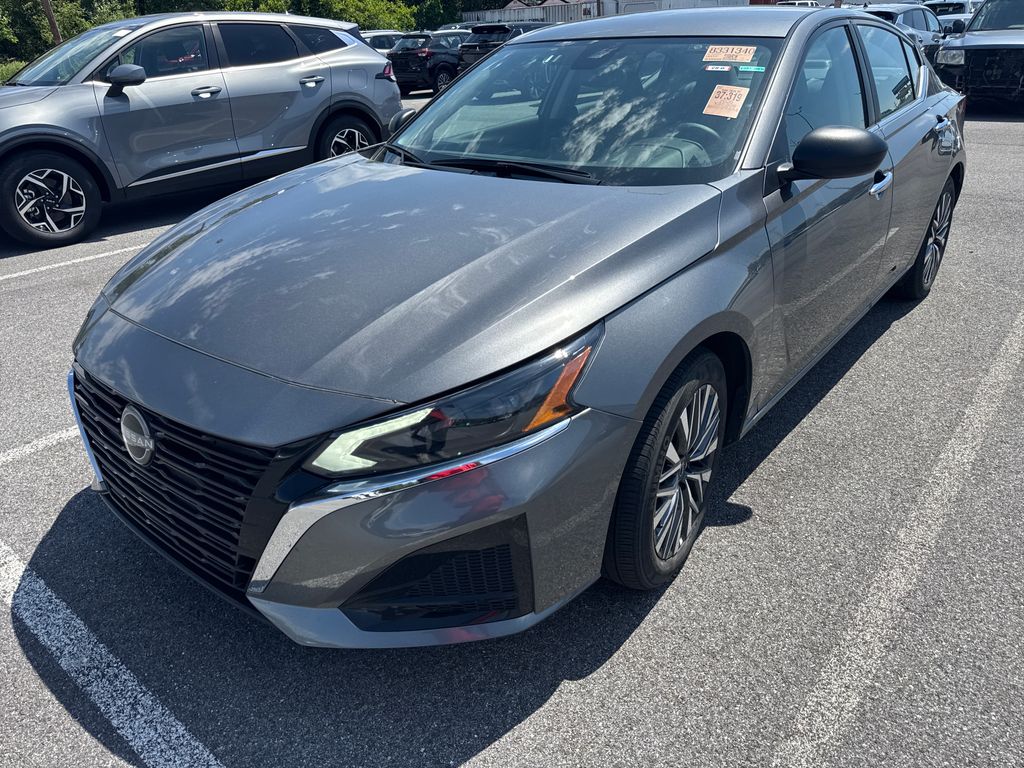 Used 2025 Nissan Altima SV with VIN 1N4BL4DV3SN380458 for sale in Marlow Heights, MD