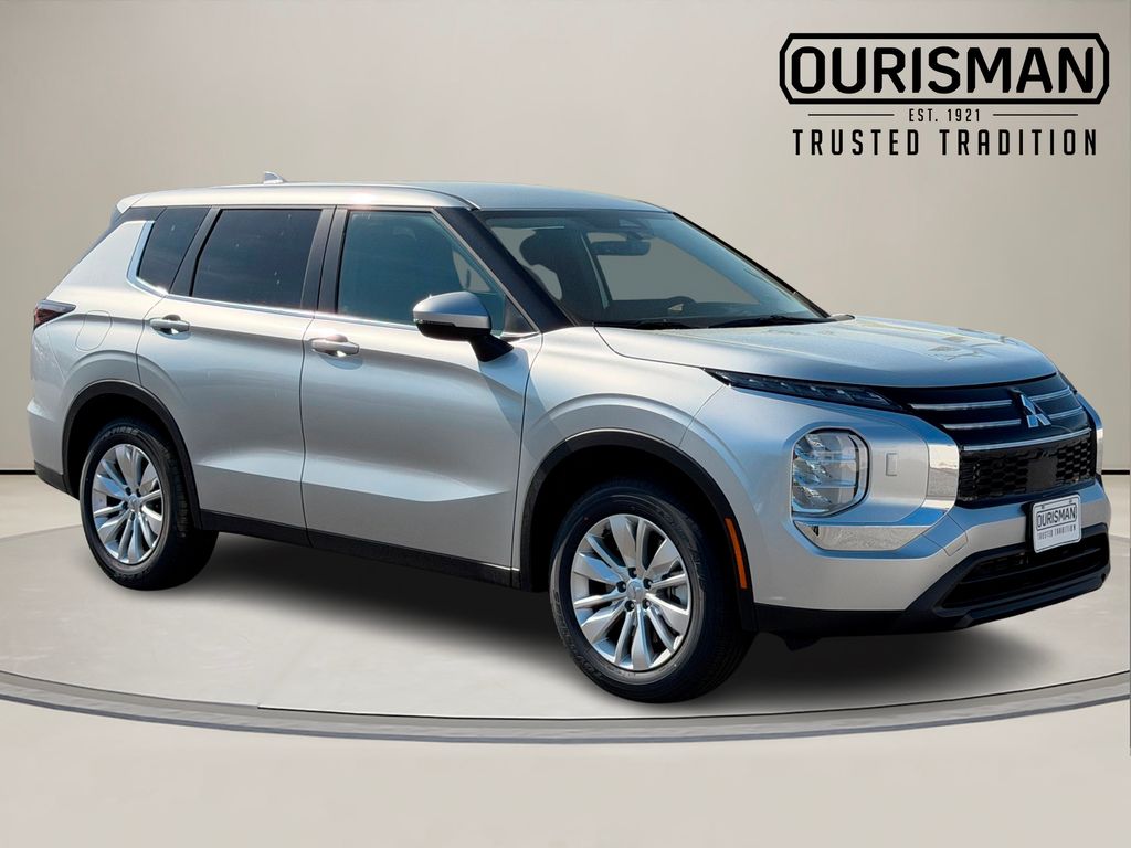2026 Mitsubishi Outlander ES S-AWC's photo