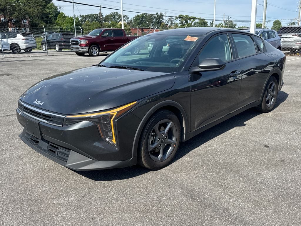 2025 Kia K4 LXS AT's photo