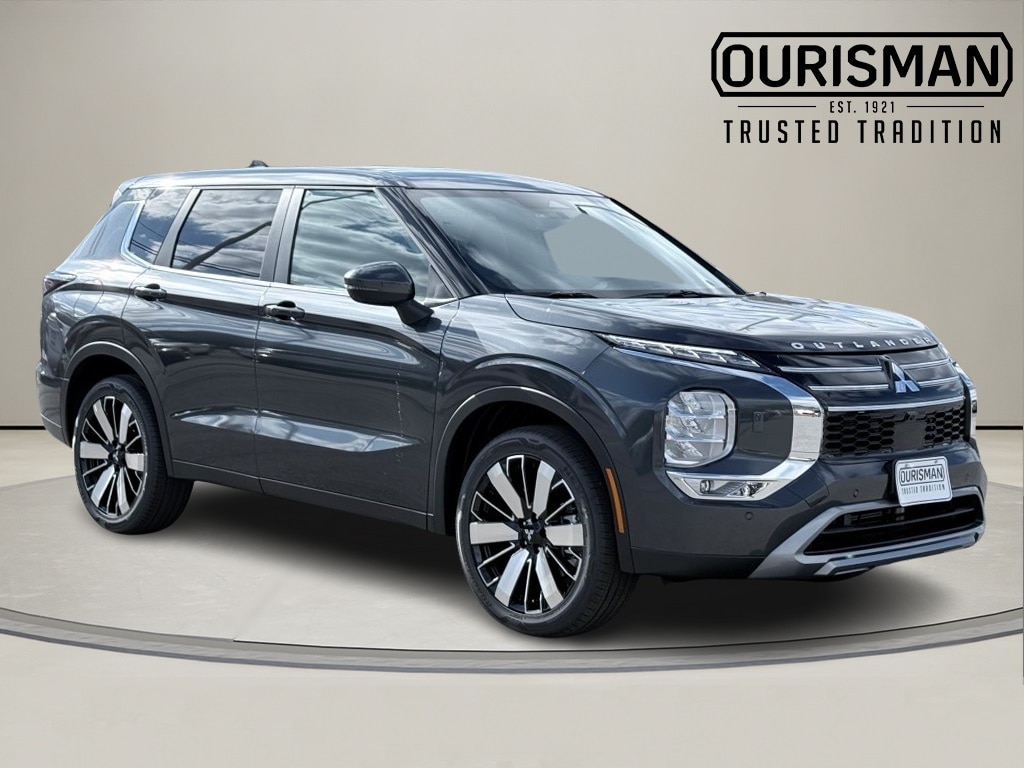 2025 Mitsubishi Outlander SE's photo