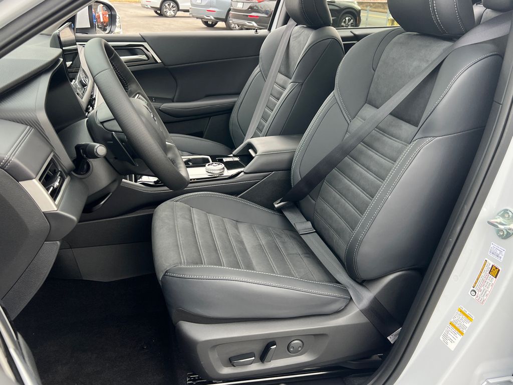 2026 Mitsubishi Outlander SE - Photo 18